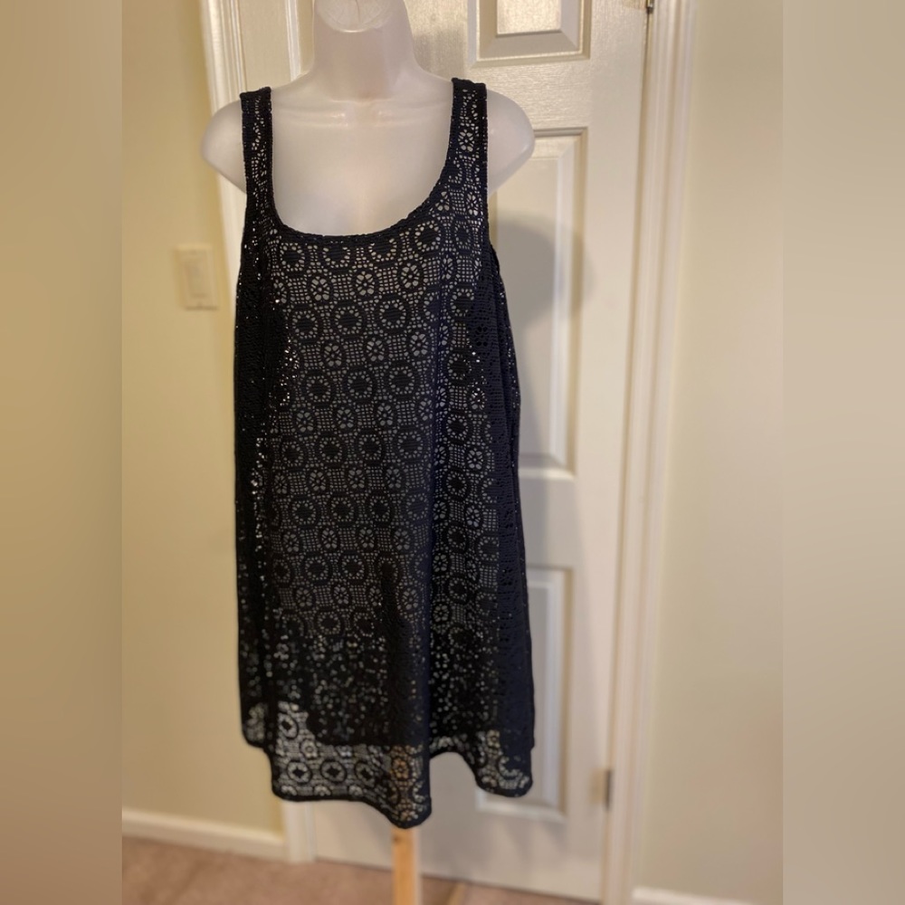 NWOT Islander - Woman’s black crochet pattern sleeveless beach coverup, …